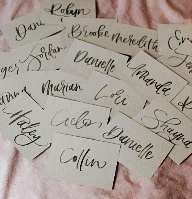 today not only marks my 10th calligraphy workshop but I&rsquo;ll also be teaching my 100th student! 🥳 looking forward to meeting all of these faces tonight over some drinks &amp; calligraphy. ⁣
⁣
[ps: thanks @availaandco for the brush pen recommendation]